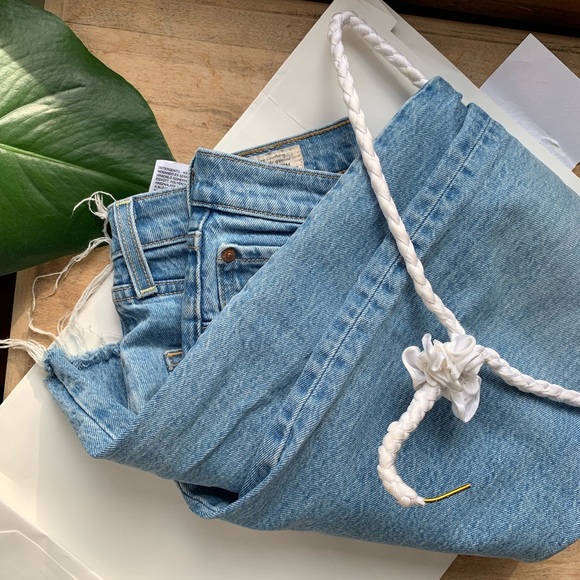 Levi’s Ribcage Denim Jeans - Picture 2 of 4